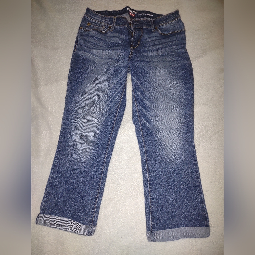 Levi Women's Capre Pants Size 8